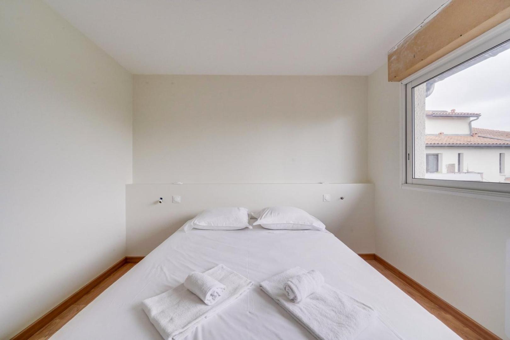 Nice Apartment With Balcony St Genes And Parking Bordeaux Exterior photo