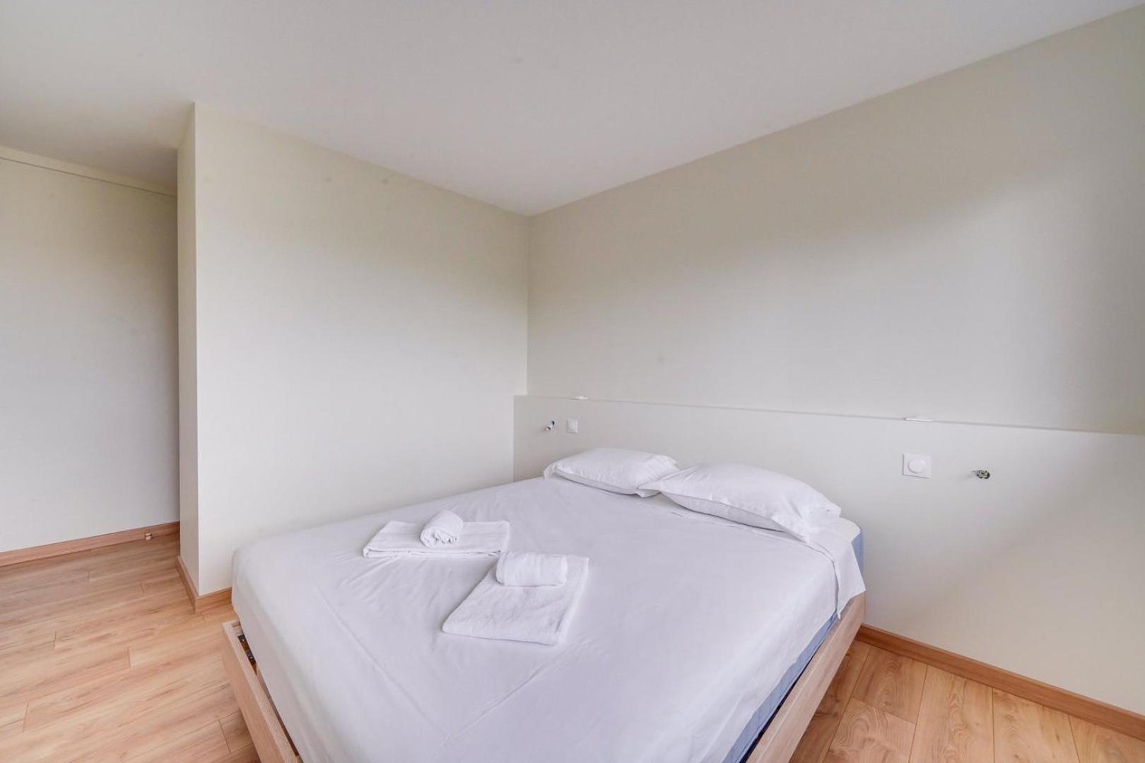 Nice Apartment With Balcony St Genes And Parking Bordeaux Exterior photo